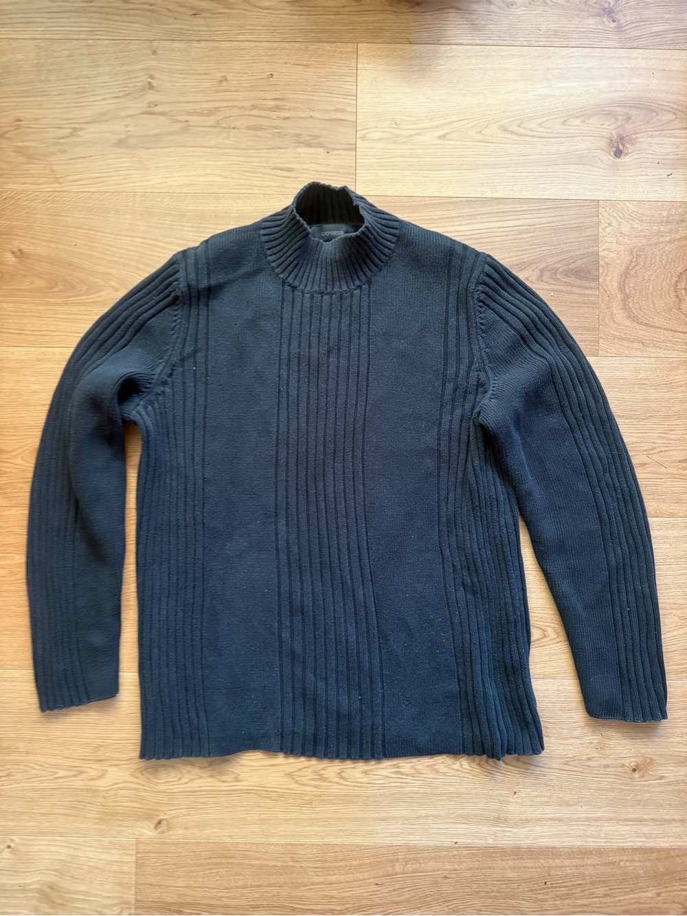 Vintage Express late 90s/early 00s Men's Black Ribbed Mock Neck Sweater LARGE